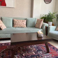 مبل نیم ست ۵ نفره به همراه جلو مبلی و یک عسلی