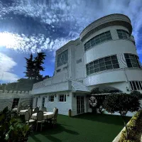 تالار پذیرایی مجلل دژ