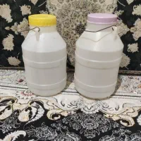 دبه و شیشه‌ای مربا