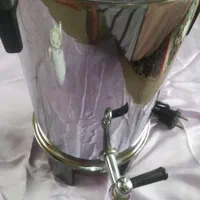 سماور برقی قدیمی (دهه50)سالم بدون خط خش.|سماور، چای‌ساز، قهوه‌ساز|فسا, |دیوار