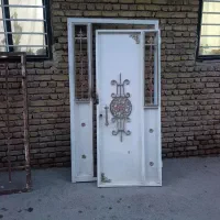 درب و پنجره برای باغ و خانه