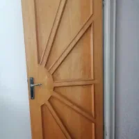 درب اتاق و سرویس بهداشتی