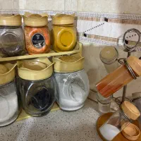 جا ادویه ای و نمک دان