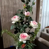 گلدان و گل رز مصنوعی ارتفاع ۶۵ سانت