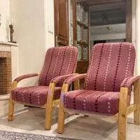 دو عدد صندلی