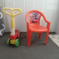 صندلی و اسکوتر