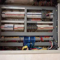 شاگرد کار آموز برق