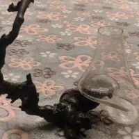 گلدان شیشه و چوب دفرمه
