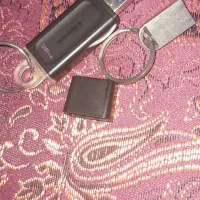 ۲ عدد فلش نو فقط دو هفته کارکردن ۱۶ و ۳۲ گیگ