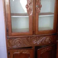 کمد چوبی وگلدان
