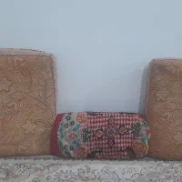 دوعدد پشتی ۶۰ در ۷۰ ویک عدد بالشت قرمز