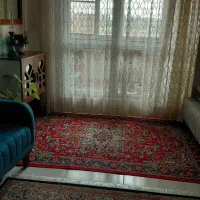 تعدادی پرده اطلسی و حریر نو  هر تیکه فقط یک میلیون