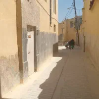 منزل حیاط دار.دارای سند تک برگ و وام ساخت و ساز