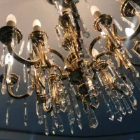 لوستر ۸ شاخه تمام برنجی روکش آب طلا