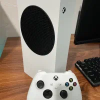 Xbox series s فقط ۱ماه کارکرده کاملا نو