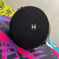 کیف|کیف، کفش، کمربند|خوی, |دیوار