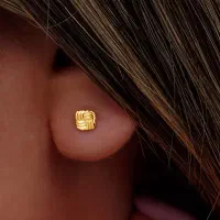 گوشواره میخی طلا 18 عیار مدل مربعی کمون