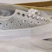 کتانی دخترانه دلچی|کیف، کفش، کمربند|تهران, محمودیه|دیوار