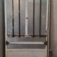فروش  یک درب فلزی