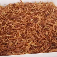پیاز داغ خلالی و نگینی خورد شده
