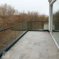 نرده ی شیشه ای با پایه کامپوننت