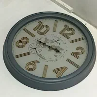 ساعت دیواری