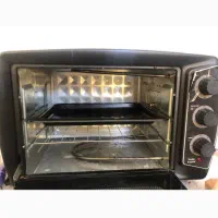 مقداری رختخواب و بالشت و میز و در چوبی و کالا سکه