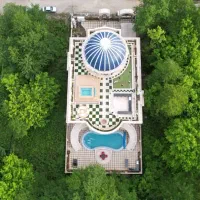 times-عمارت-تریپلکس6خواب-دارای2-استخر-و-جکوزی-باویوجنگل
