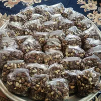 بادام خاکی دو اتیشه
