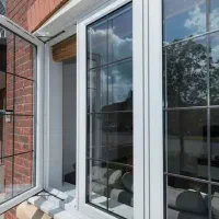 تولید ریگلاژ و تعمیر انواع درب و پنجره هایUPVC