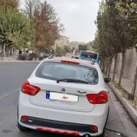 کوییک Rسفید قرمز در حد صفر|خودرو سواری و وانت|چهارباغ, |دیوار