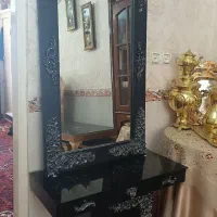 آینه و کنسول در حد نو