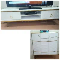 جاکفشی و میز تلویزیون