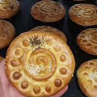 کلوچه فومن و نان زرین  خانگی