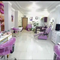 واگذاری سالن آرایشگاه با تمامی لاین هاو پرسنل فعال