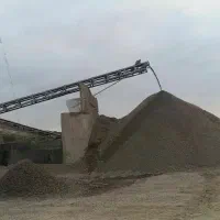 کارگر ساده سنگ شکن بومی منطقه