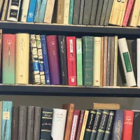 فروش و خرید کتابخانه شخصی(به غیر از درسی و مذهبی)