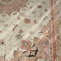 فرش کرم کار کرده سه روزه دادم قالیشویی شستن