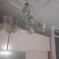 یک عدد لوستر ۵ شعله و دیوار کوب