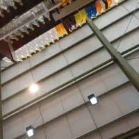 نیروی تست و فروش داخل نمایشگاه