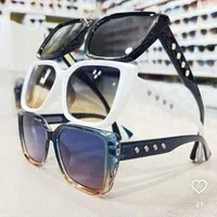 عینکهای دودی و آفتابی ارسال رایگان