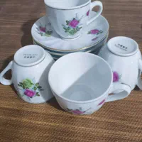 فنجان گل قرمز|ظروف سرو و پذیرایی|اصفهان, دستگرده|دیوار