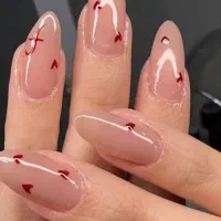 استخدام ناخن کار،مژه کار،رنگ و کراتین،کوتاهی مو