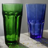 لیوان شیشه ای رنگی