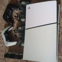 یک دستگاه کنسول پی اس 5