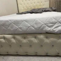تخت چستر چرم 120|تخت و سرویس خواب|شیراز, شیشه‌گری|دیوار
