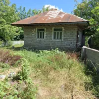 1100مترمحوطه-خانه-با-بنا-قدیمی-سنگر