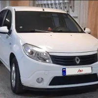 رنو ساندرو اتوماتیک. مدل96