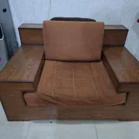 یک دست مبل درگلستان