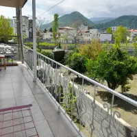 ۳ خوابه نزدیک ساحل بالکن دار